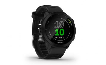 Relógio Garmin Forerunner 55 com GPS e monitor cardíaco sai por R$ 1.399
