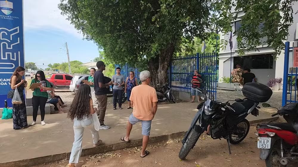 Segundo dia do Enem surpreende com baixa movimentação